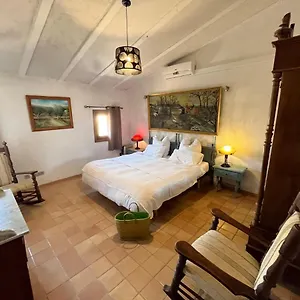 Apartment Stadthaus Mitten Im Künstlerviertel Von Mit Zwei, Artá